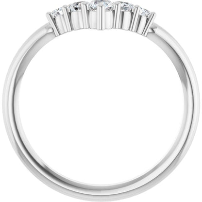 1/4 CTW Graduated V Ring