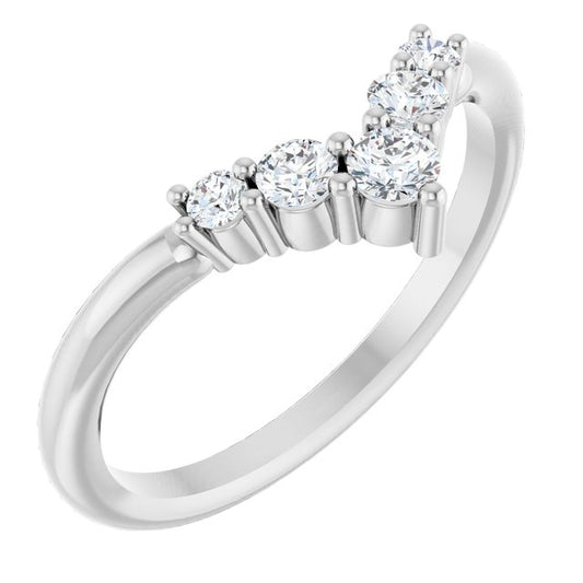 1/4 CTW Graduated V Ring